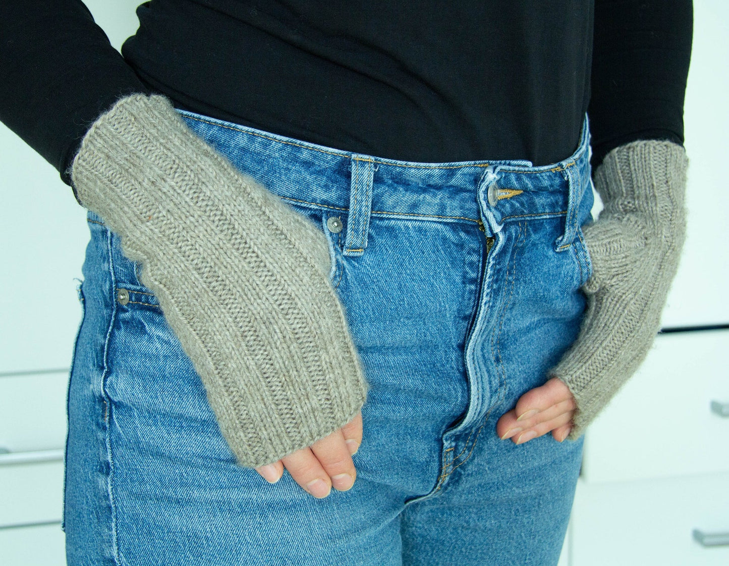 Ribbed Mitten Knitting Pattern