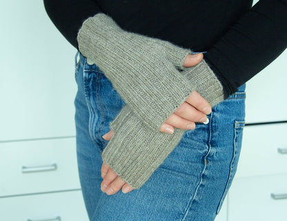 Ribbed Mitten Knitting Pattern