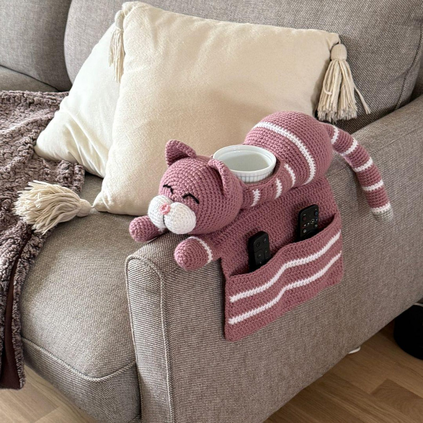 Adorable Cat Sofa Organizer Crochet Pattern