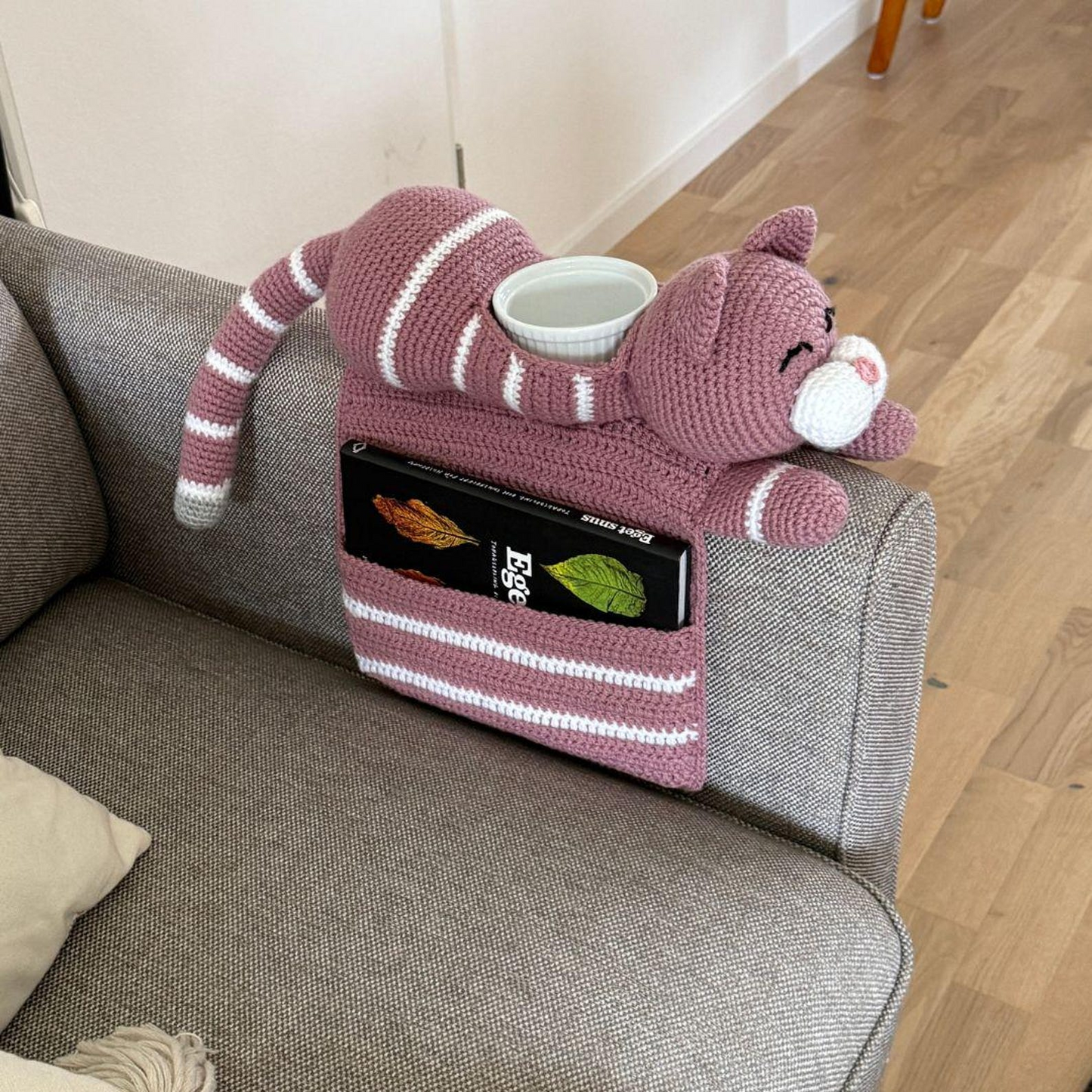 Adorable Cat Sofa Organizer Crochet Pattern